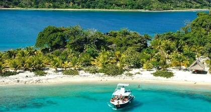 Beautiful Caribbean Beach Bungalow in Palma Real Resort, Honduras