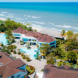 Exterior - Beautiful Caribbean Beach Bungalow in Palma Real Resort, Honduras (La Ceiba)