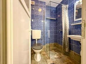Shower, towels - Capo & Nemo Apartments Vodice - One Bedroom Apartment (Vodice)