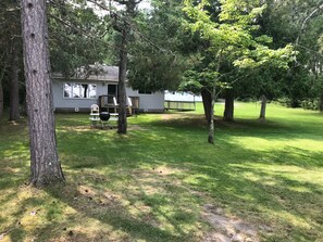 Terrace/patio - Cozy 3 bedroom cabin centrally located at Moccasin Point, Lake Vermilion. (Tower)