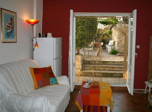 TV - Apartments Mediterraneo Blues - Two bedroom apartment with sea view (Rustico) (Kaprije)