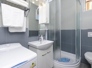 Shower, hair dryer, towels - Lumina Sea Apartments Cavtat - Classic One Bedroom Apartment with Sea View and Terrace (Cavtat)