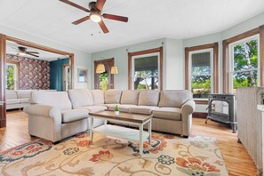 Living area - Maple Shores Farmhouse (Montague)