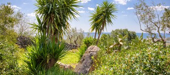 Nice stone house with sea view & outdoor whirlpool