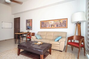 Living area - Nice apartment, centrally located, only 10 min from the beach. (Puerto Vallarta)