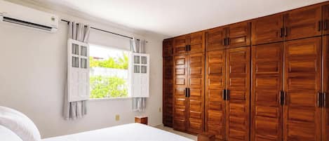 Honeymoon House, Pool Access, Garden View | Desk, WiFi (free), individually decorated, individually furnished