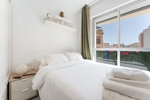 1 bedroom, iron/ironing board, bed sheets - Apartment 'Casa Jose 2' with Air Conditioning (Torremolinos)