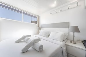 1 bedroom, iron/ironing board, bed sheets - Apartment 'Casa Jose 2' with Air Conditioning (Torremolinos)