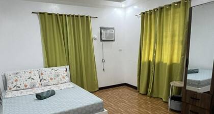 Basic Room, Great Location
