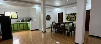 Basic Room, Great Location