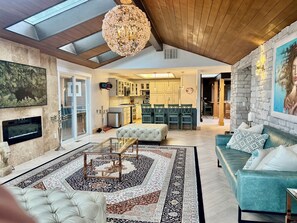 Living area -  Oceanfront Sanctuary Overlooking Point Whitehorn — A Rare Birch Bay Retreat (Blaine)