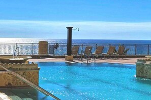 Pool - Origin! Next to pier park. Steps to the Beach! (Panama City Beach)