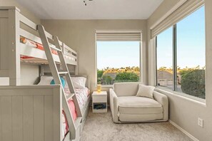 3 bedrooms, iron/ironing board, travel cot, WiFi - 3BR Hilltop Oasis with Pool, Hot Tub & Mountain Views (Fountain Hills)