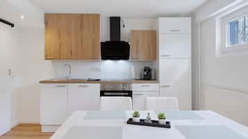 Refrigerador, horno, parrilla de estufa y lavavajillas