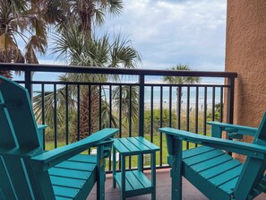 Property grounds - Dancing Waves - A Beachfront Retreat (Myrtle Beach)