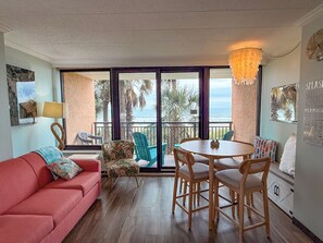 Living area - Dancing Waves - A Beachfront Retreat (Myrtle Beach)