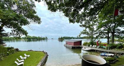 1000 Islands Cottage Rental with sandy beach and amazing view. Boat access only