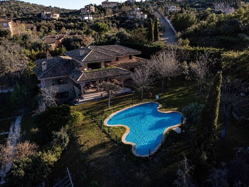 Montesión 71 Villa with swimming pool, Puy du Fou