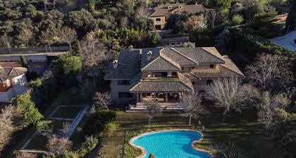 Montesión 71 Villa with swimming pool, next to Puy du Fou