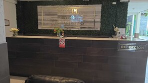 Lobby - Hotel Las Gardenias (CIUDAD DE GUATEMALA)