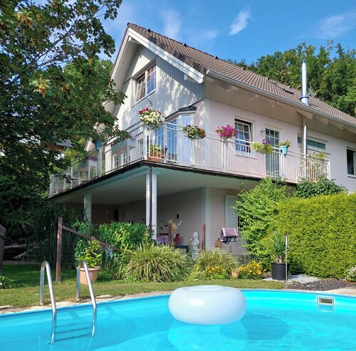 HC 104 big apartement with pool and garden