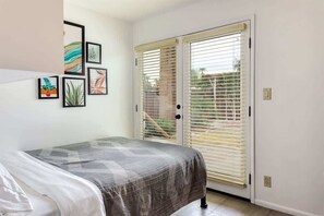 Iron/ironing board, WiFi, bed sheets - Mid-Century Oasis w/ Private Pool & Mountain Views (Rancho Mirage)