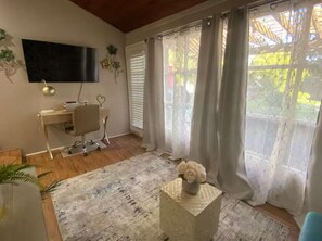 Interior - Serenity Oasis Comfort in the City (Los Angeles)