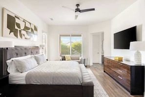Iron/ironing board, WiFi, bed sheets - Desert Dreamhouse 4BR + Pool/Spa (Palm Desert)