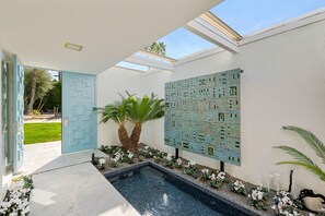 Pool - Mid-Mod Krisel Getaway Walkable on El Paseo (Palm Desert)