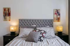 Bügeleisen/Bügelbrett, Reisekinderbett, WLAN, Bettwäsche