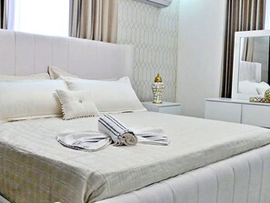 2 chambres, fer et planche à repasser, accès Internet, draps fournis