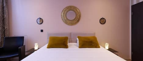 Comfort Apartment | In-room safe, iron/ironing board, free cots/infant beds, travel cot