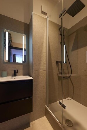 Comfort Apartment | Bathroom - Casa Cosi Aparthotel (Luxembourg City)