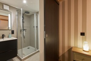 Shower - Casa Cosi Aparthotel (Luxembourg City)