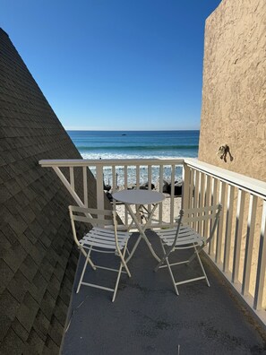 Property grounds - Luxury, Ocean Front 4-Bed 3-Bath Beach House Perfect for Families- S. Oceanside (Oceanside)