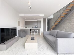 Living area - Sunset Park Villa (Chlorakas)