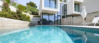 Sunset Park Villa