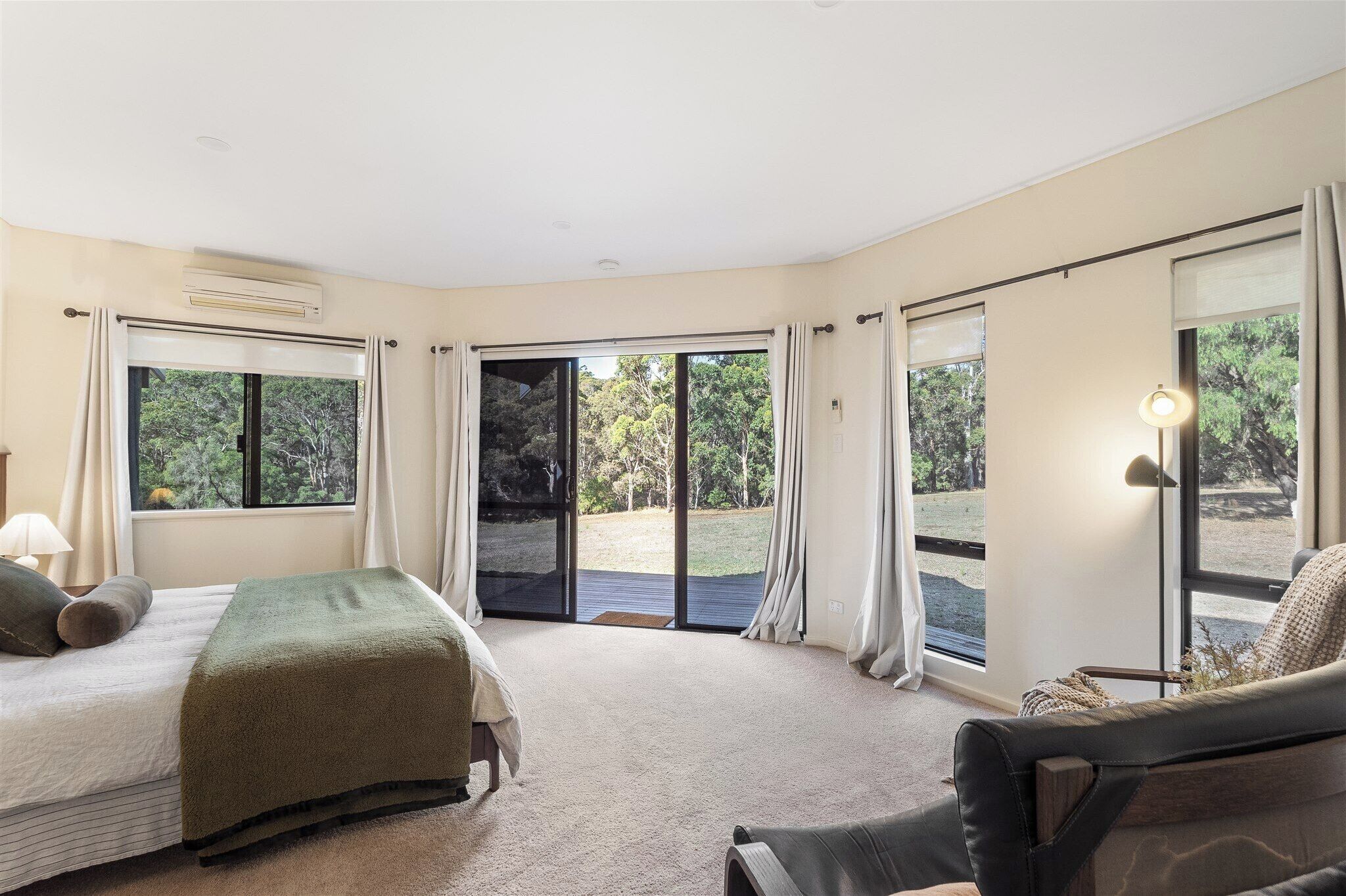 4 bedrooms, iron/ironing board, Internet