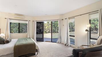 4 bedrooms, iron/ironing board, Internet