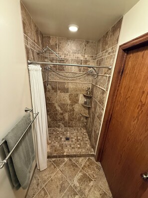 Shower, hair dryer, towels, soap - Charming Spacious Home- Close to the USAFA & Ford Amphitheater (Colorado Springs)