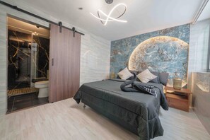 Room -  5-bedroom Combo apartment in lleras Medellín with AC (Medellín)