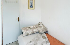 2 makuuhuonetta, silitysrauta/-lauta, ilmainen Wi-Fi