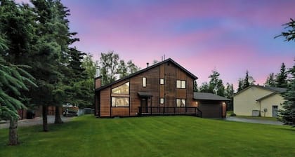 Lovely 3-bedroom house in the heart of Soldotna, minutes from the Kenai River.
