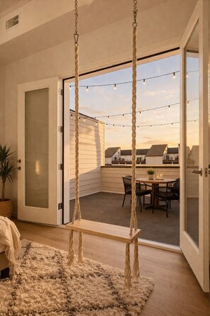 Interior - Dallas Corporate Housing with Rooftop (Dallas)