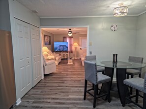 Dining - Vidalia Onion Festival stay—private, upscale, and relaxing retreat (Lyons)