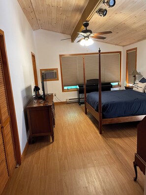 Room - Berkshires 3BR Retreat in Lee, MA with Lake & Beach Access (Lee)