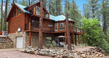 Kids’ Dream Cabin - Zip Line + Creek + Hot Tub + Room to Play
