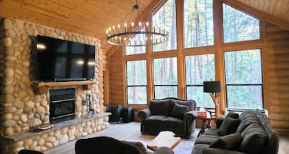 Kids’ Dream Cabin - Zip Line + Creek + Hot Tub + Room to Play