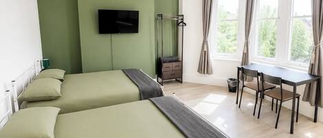 6 Schlafzimmer, Bügeleisen/Bügelbrett, Internetzugang, Bettwäsche