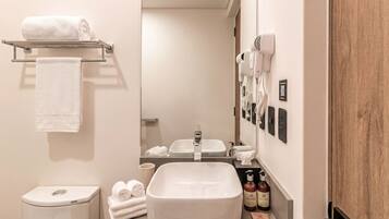 Executive King Suite Terrace | Bathroom | Shower, hair dryer, towels, soap